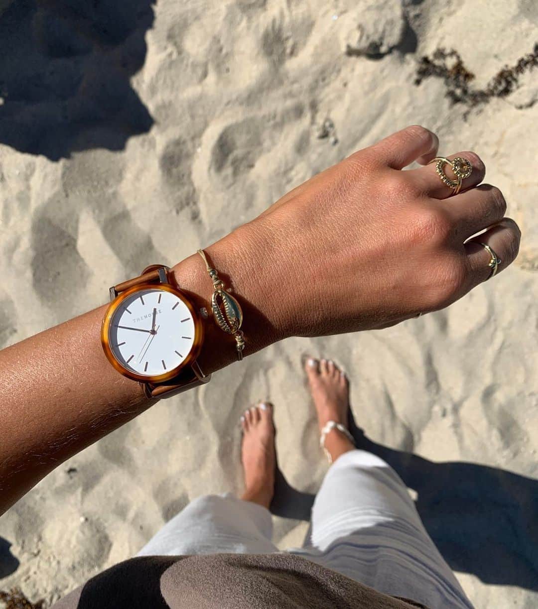 The Horseさんのインスタグラム写真 - (The HorseInstagram)「The Resin watch featuring a Caramel Treacle case, rose gold indices and a soft tan leather band, tap to shop! Via @the_bohemian_decorator」10月31日 18時05分 - the_horse