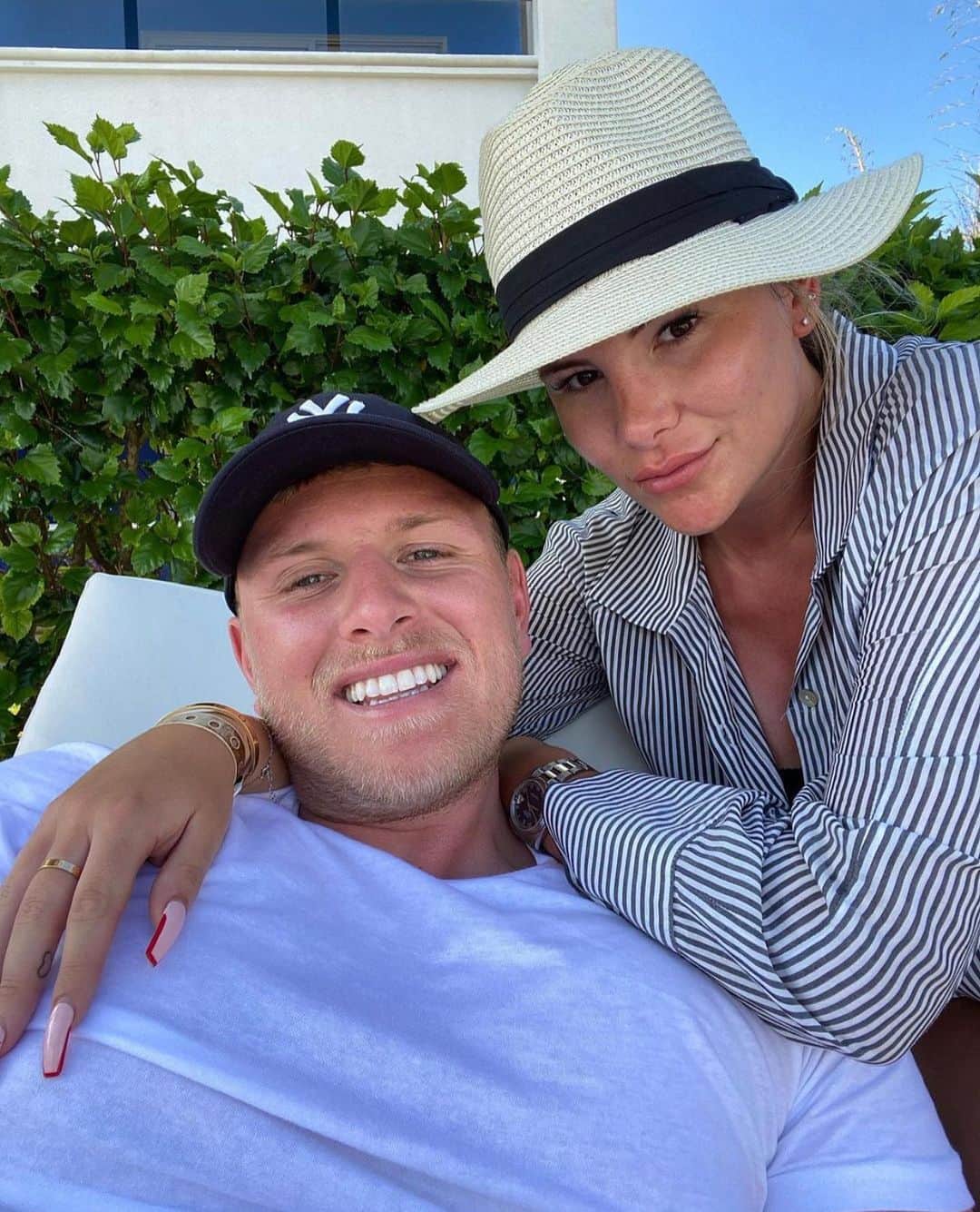 ジョージア・コウソウロウのインスタグラム：「Happy 6 years @tommy_mallet ❤️ To sunnier times in our happy place ..❤️ Excited for the future with you .. I love you ❤️」
