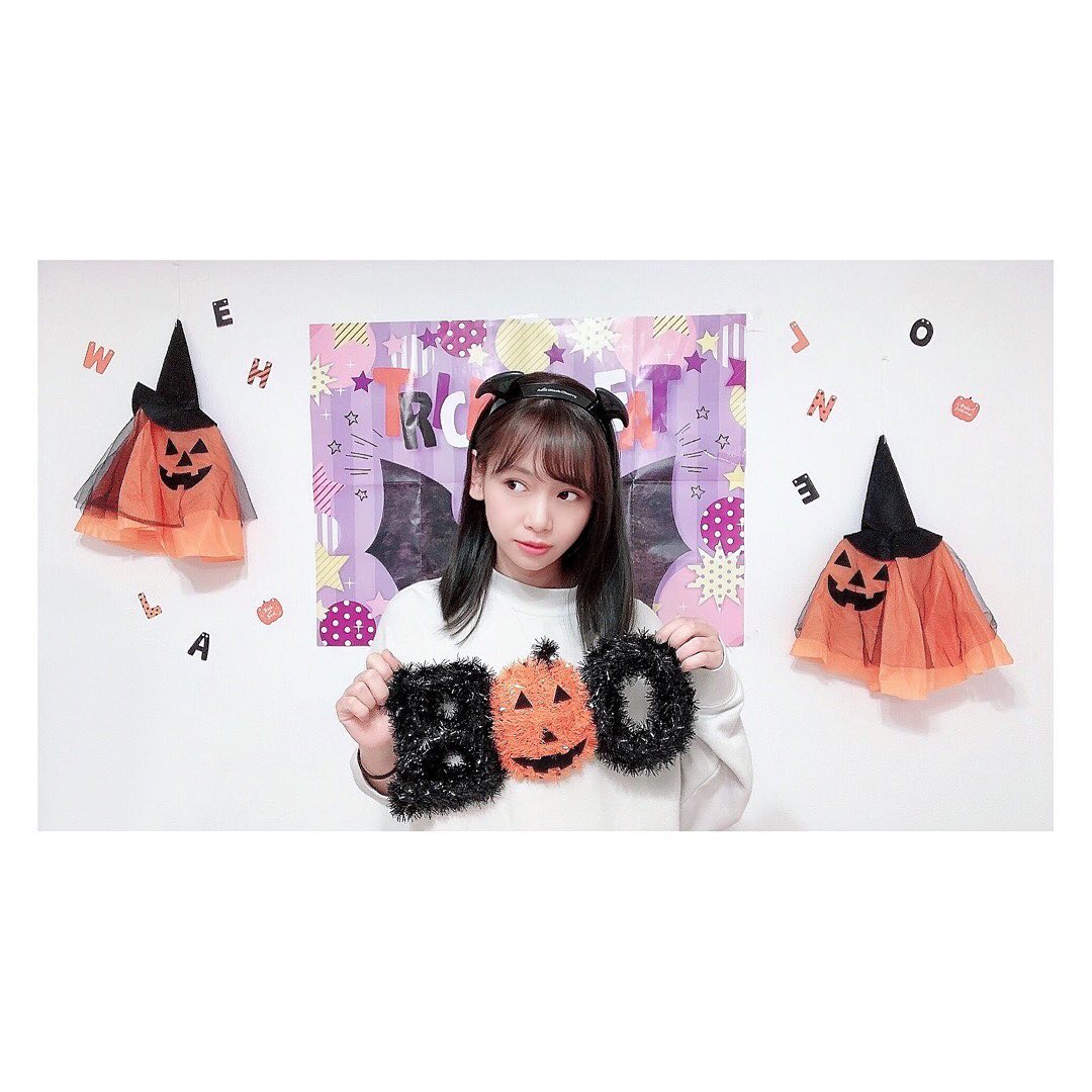 小河結香のインスタグラム：「Boo🎃👻🦇 今年は特に仮装なしで お家でひっそりハロウィン🏠 今月は鬼滅仕様でプリ撮ったりしたから 気分的にもう十分✋ 皆様Happy Halloween👼💖 #ハロウィン #お家ハロウィン #おうちdeハロウィン #stayhome  #happyhalloween #halloween #boo」