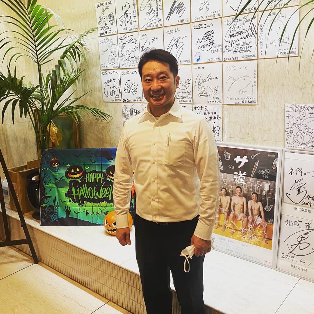 のインスタグラム：「先日51歳になった菅さん！ ʜᴀᴘᴘʏ ʙɪʀᴛʜᴅᴀʏ︎︎❤︎︎ #北欧ハロウィン女子会 #サ道 #サウナ #サウナ北欧」