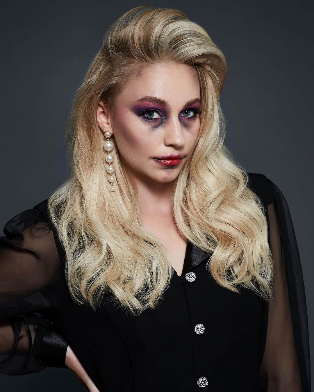 ghd hairさんのインスタグラム写真 - (ghd hairInstagram)「The scariest day of the scariest year is upon us 😱👀 Swipe for inspo 👉and head to our IGTV for all the Halloween hair tutorials you need 👆  #ghd #ghdhalloween #halloween #happyhalloween #halloweenideas #halloweenmakeup #halloweenhair #halloweenhowto #halloween #halloweeninspo」10月31日 18時47分 - ghdhair