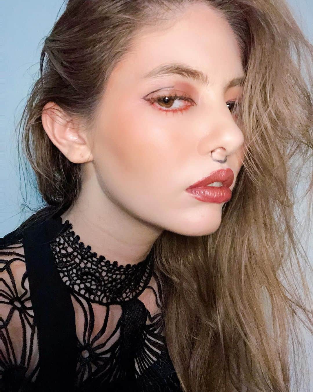 湊ジュリアナさんのインスタグラム写真 - (湊ジュリアナInstagram)「ハロウィンメイク💄🎃👻💜 何番目が良いか分からないから4枚アップしたよーん🤭どれが好き❓💜 Halloween Make up. Which photo do you line? 🧟‍♀️ Maquiagem para halloween 🎃 que foto vc gosta ? ✨ ✨ ✨ #ハロウィン　#ハロウィンメイク　#ハロウィン2020 #ハロウィンコスプレ  #コスプレ　#ハロウィンコスチューム #halloweenvibes #halloween #halloween2020 #halloweenmakeup #halloweencostume #halloweenparty #halloweentime #お家ハロウィン」10月31日 18時53分 - julianaminato
