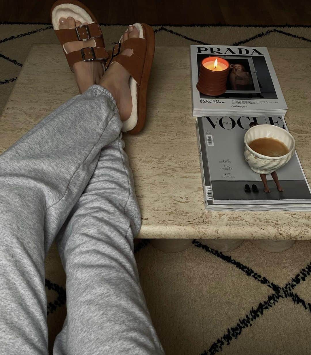 ペニーレ・タイスベックのインスタグラム：「Mornings like this🧡☕️」
