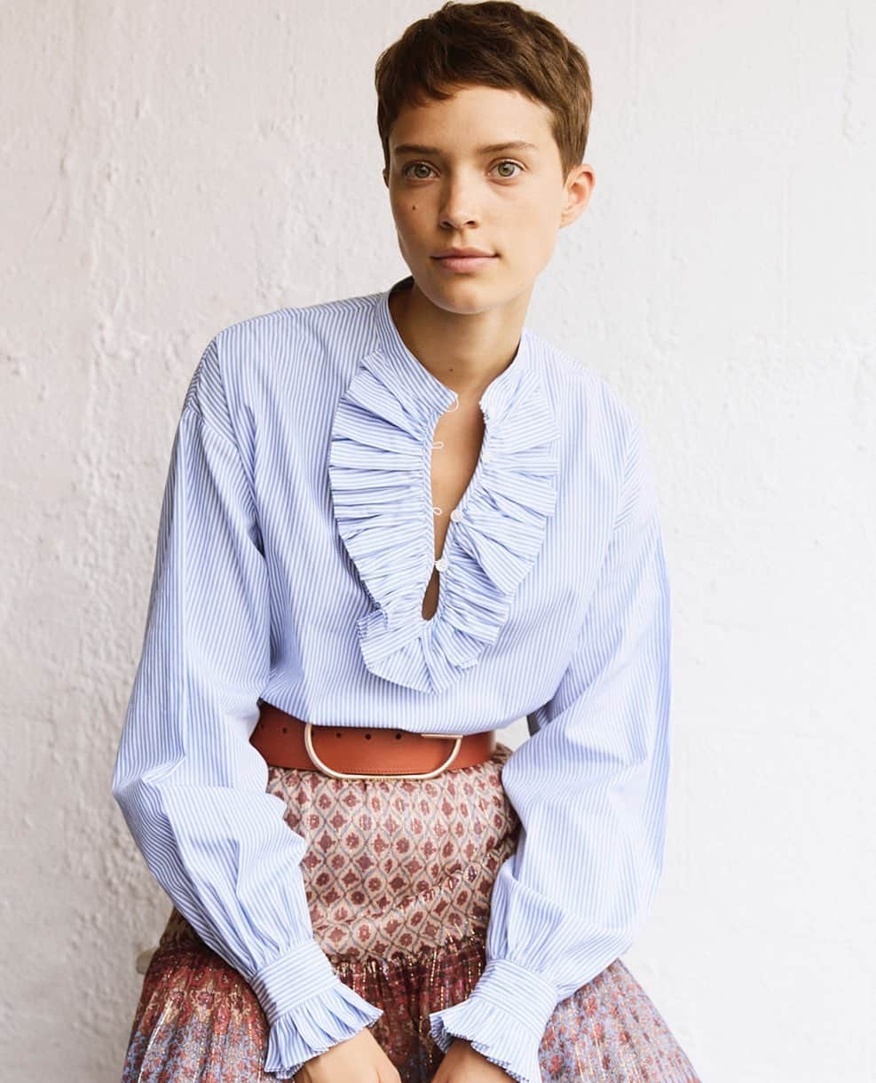 バネッサ・ブリューノさんのインスタグラム写真 - (バネッサ・ブリューノInstagram)「La blouse popeline de coton, simple, parfaite réinvente nos looks.⁠⠀ ⁠⠀ The simple, perfect cotton poplin blouse reinvents our looks.⁠⠀ ⁠⠀ #vanessabruno #vanessabrunoblouses」10月31日 19時09分 - vanessabruno