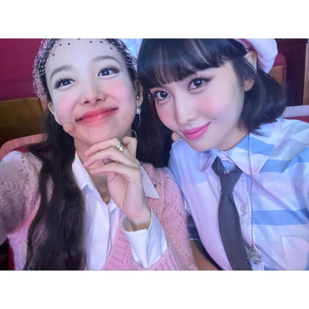 TWICEさんのインスタグラム写真 - (TWICEInstagram)「첫 주 끝🍒 담주에 봐요」10月31日 19時10分 - twicetagram