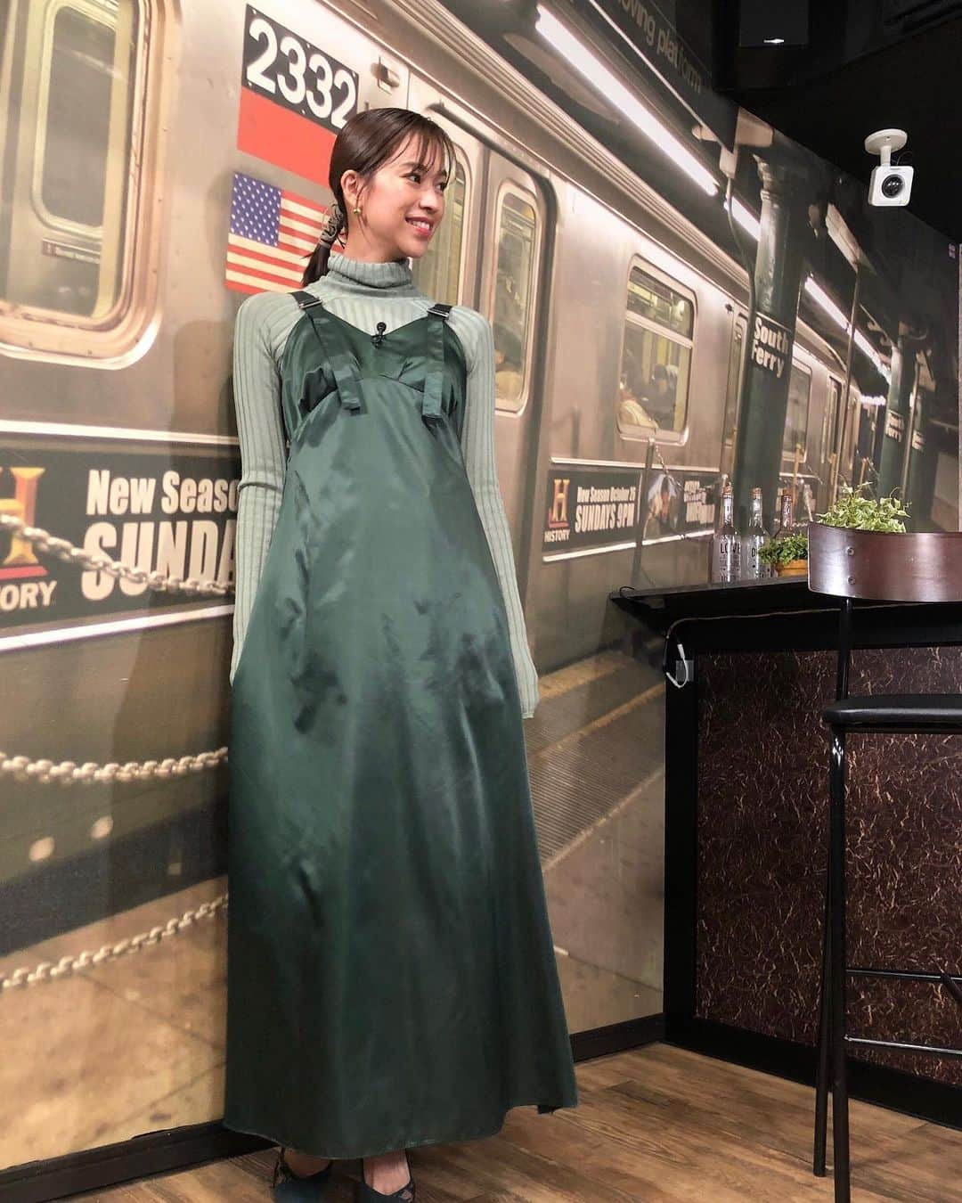 紺野ゆりのインスタグラム：「📺 今日は21時から BSフジ 『クロスオーバー』オンエアです☺️ ゲストは、 丸山茂樹さんと葛西紀明さんです。 ぜひご覧ください☆」