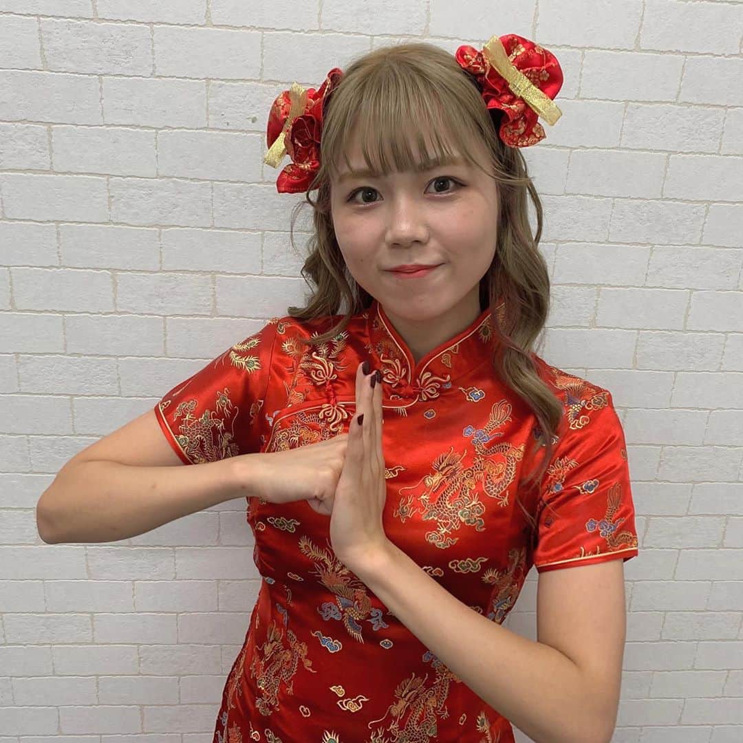 MANA（宮本茉奈）のインスタグラム：「#HAPPYHALLOWEEN 🐼🇨🇳﻿  トリコになっチャイナ♪  #チャイナドレス﻿ #チャイナ服 #チャイナ #団子ヘア #手作り団子カバー #お団子アレンジ #ハロウィンコスプレ #ハロウィン仮装   #97년생 #좋아요환영 #좋아요폭탄 #팔로우 #팔로미 #팔로우미 #친구해요 #오오티디 #데일리룩 #패션 #옷스타그램 #패션스타그램 #여친룩 #셀카 #셀카그램 #셀카스타그램 #셀피 #셀피그램 #셀스타그램 #얼스타그램 #메이크업」