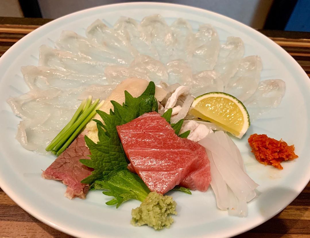 武内裕之のインスタグラム：「Taste so good  #sashimi #dinner #doctor #japanesefood #fukuoka #福岡」