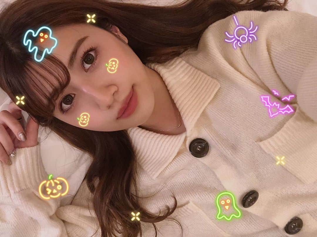 御子柴かなさんのインスタグラム写真 - (御子柴かなInstagram)「今年は本当にハロウィン感ないけど、一応trick or treatしとこ👻🎃  動物診断の結果見ても無反応な人🤣」10月31日 19時47分 - kanakana2510