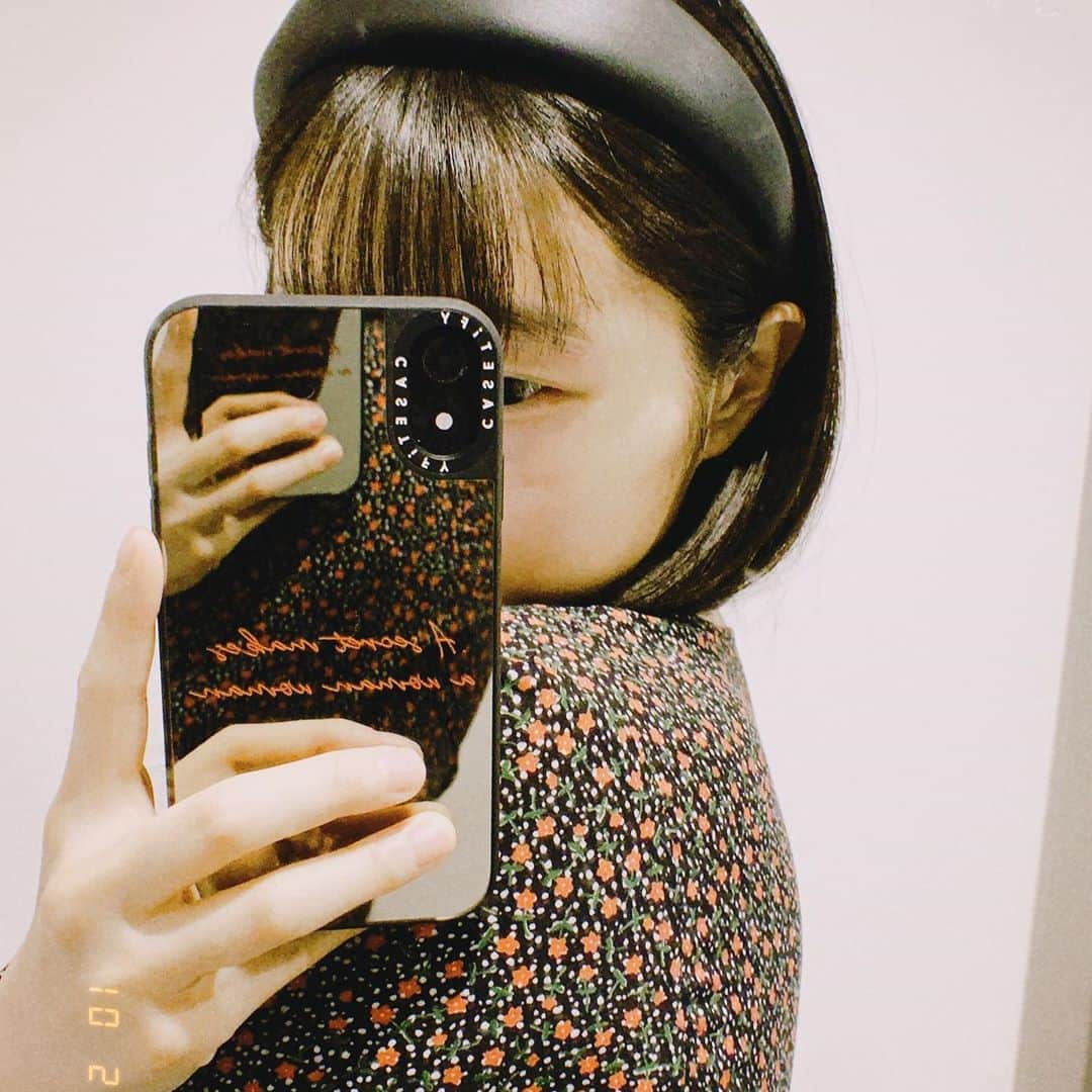 久保瑠佳さんのインスタグラム写真 - (久保瑠佳Instagram)「． 📱🖤🤍 @CASETiFY @CASETiFY_jp  #CASETiFY #CASETiFYミラーケース  #stateyourcase」10月31日 19時48分 - lapisful