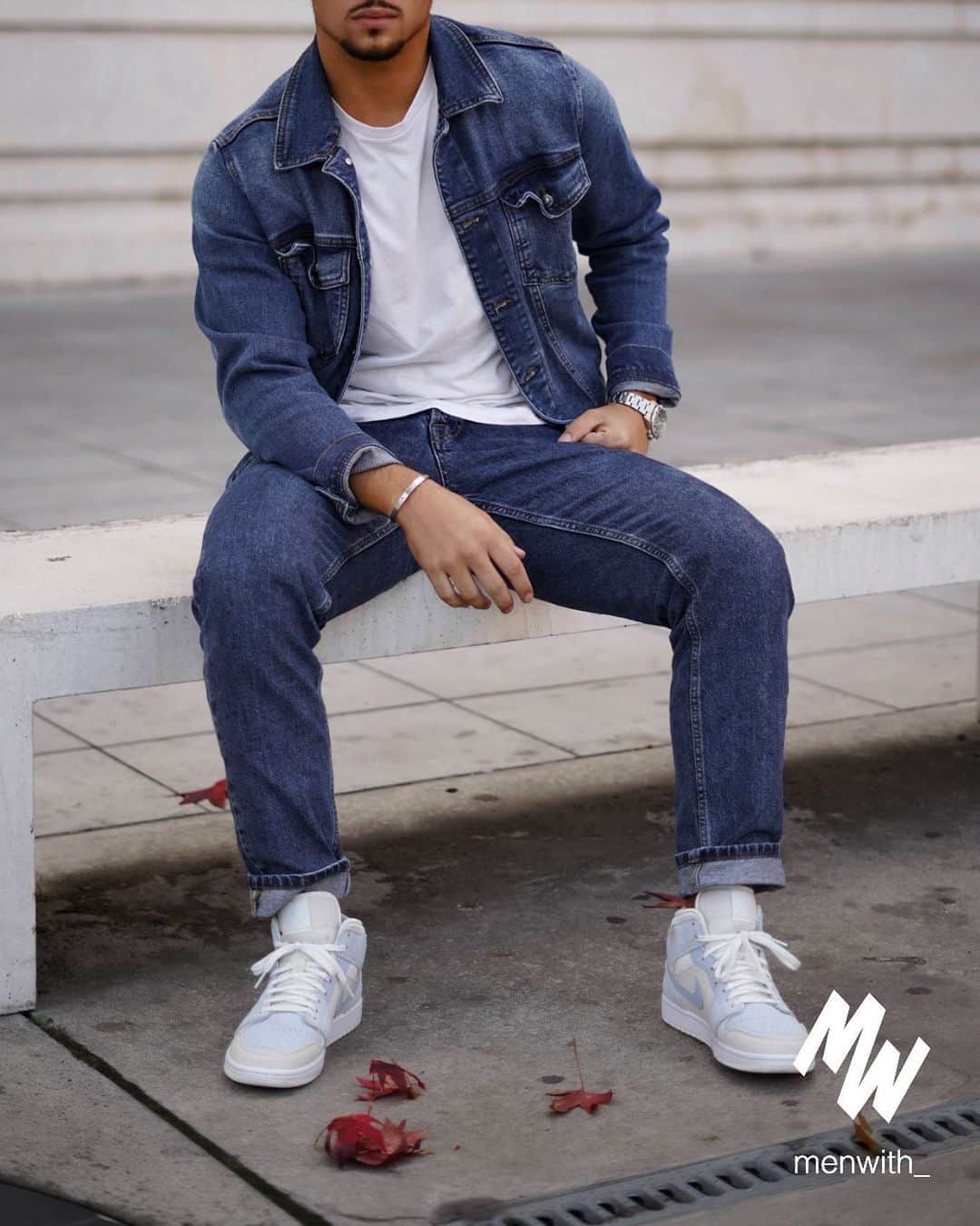 Men Withのインスタグラム：「Great photo of our dear friend @rubenrpvaz 👌🏽 #menwithstreetstyle」