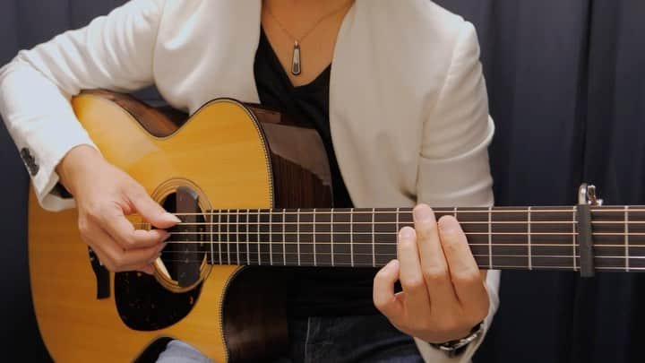 松井祐貴のインスタグラム：「Brand New Days -Original song-﻿ From 4th Album『You Made My Day』﻿ TAB→https://www.mymusicsheet.com/YMusicOffice﻿ YouTube→https://www.youtube.com/c/YukiMatsuiOfficial﻿ ﻿ ♪﻿ ♪﻿ ♪﻿ ﻿ #yukimatsui #松井祐貴 #fingerstyle #fingerstyleguitar #fingerpicking #acoustic #acousticguitar #pickariff @pickariff #guitarsdaily @guitarsdaily #guitarstagram @guitarstagram #solosection #guitarsarebetter @guitarsarebetter #talentedmusicians #lickwars @lickwars #riffwars  @riffwars #riffwarsacoustic #pickupmusic #acousticartists #musicians #guitarplayer #instaguitar #Daddario #DaddarioStrings  #shubbcapos @shubbcapos #switch #switchguitar」