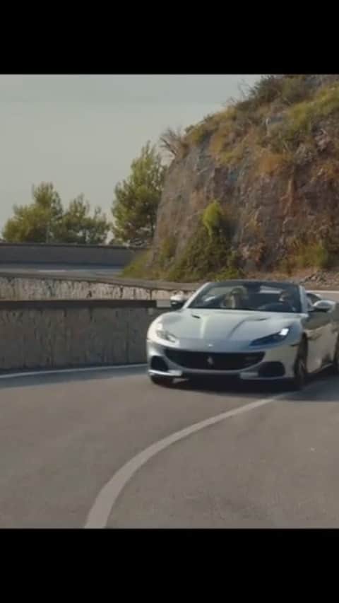 のインスタグラム：「革新性と多様性の特徴を併せ持つ #FerrariPortofinoM 。  パワフルなパフォーマンスとエレガンスの融合をご覧ください。 #Ferrar #フェラーリ#ポルトフィーノM」