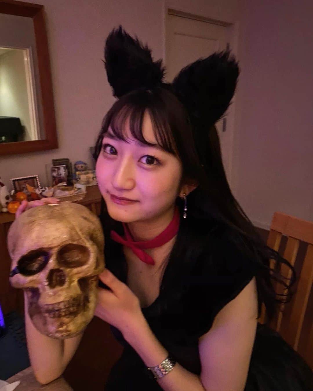 華山友希のインスタグラム：「HAPPY HALLOWEEN🎃🍭  先日友達とハロウィンパーティーした時の写真📸　ネコになってみました꒰⌯͒•ɷ•⌯͒꒱ฅﾆｬ  Twitterの固定ツイのリツイート、mystaのイベント最終日です！最後まで頑張りたいので、お力を貸してくださると嬉しいです💪🏻  寝る前の　#ユキポチ もよろしくお願いします🙇🏻‍♂️  素敵なハロウィンをお過ごしください✨  #ミスコン#ミスキャン #ミスキャンパス同志社#ミス同志社 #ハロウィン#ハロウィンコスプレ#仮装」