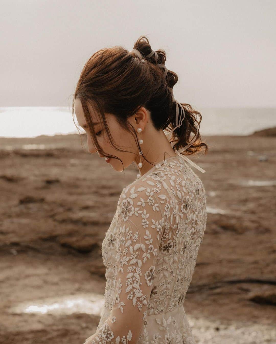 yuinaさんのインスタグラム写真 - (yuinaInstagram)「👰🏻💐🤵🏻 #wedding #weddingphoto #weddingdress  #前撮り #ヘアアレンジ #instajapan #l4l #instagram」10月31日 20時27分 - yuina_xg