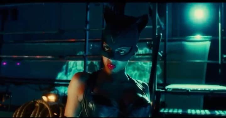 LOVE MAGAZINEのインスタグラム：「Who would win in a fight.. Catwoman (Halle Berry) or Batgirl (Alicia Silverstone? 🤔」
