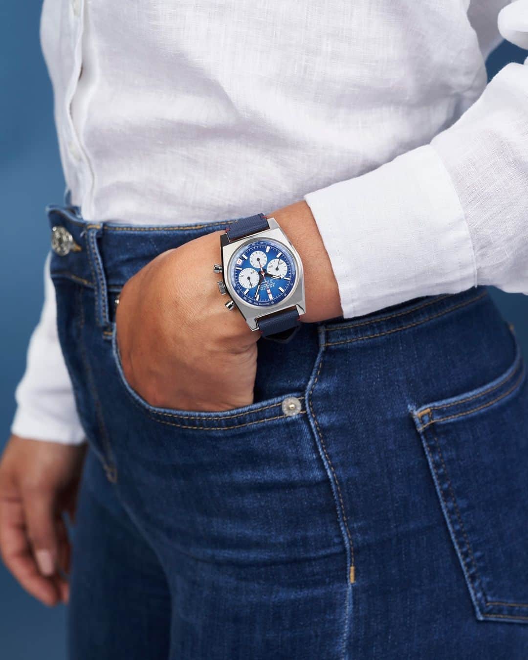ゼニスのインスタグラム：「#Liberty: Perfectly proportioned for any wrist, the Chronomaster Revival Liberty isn't just for the boys!   #Zenith #ZenithWatches #Watches #Watch #Watchesofinstagram #Watchfam #WatchoftheDay #Luxury #WatchAddict #Watchcollector #Horology #DailyWatch #ElPrimero #Chronograph #VintageWatches」