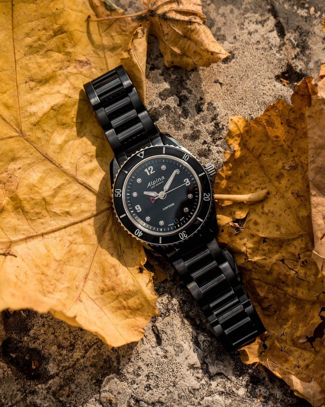 のインスタグラム：「The Alpiner Comtesse Sport gives women a touch of elegance.  #AlpinaWatches #ReachYourSummit #AlpinerComtesseSport Check out our bio to learn more about our Alpiner Comtesse Sport Collection.」