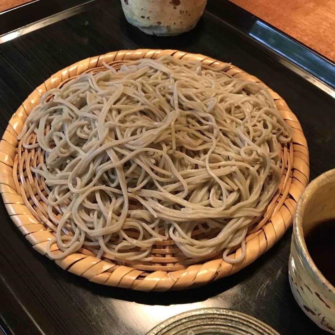 The Japan Timesさんのインスタグラム写真 - (The Japan TimesInstagram)「Soba noodles are Tokyo’s original fast food, simple to cook and just as easy to eat. Even at their most basic, they are honest, filling and nutritious. At their best they have a remarkable delicacy and depth of flavor. Whether you prefer your noodles cold — served on a bamboo tray with a separate dip (seiro soba) — or hot and in a nourishing broth (kake soba), there are few districts that do not boast at least one good sobaya. Click on the link in our bio for five in Tokyo worth crossing town for. 📸 Robbie Swinnerton (@tokyofoodfile) . . . . . . #Japan #tokyo #travel #japantravel #soba #japanesefood #noodles #instafood #日本 #東京 #旅行 #そば #日本料理 #食事 #おすすめ #美味しい #🍜」11月1日 2時02分 - thejapantimes