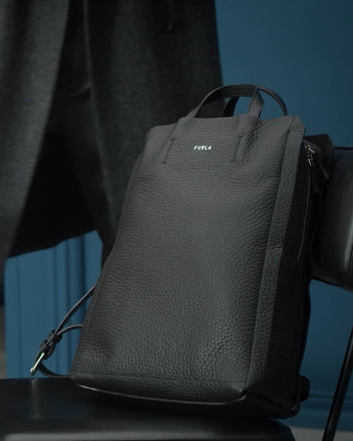 フルラのインスタグラム：「His turn of secrets words. The Furla Man Essential Backpack takes you through every aspect of stylish city life.  #thefurlasociety #furlafeeling #newcollection #furla #accessories #fashion」