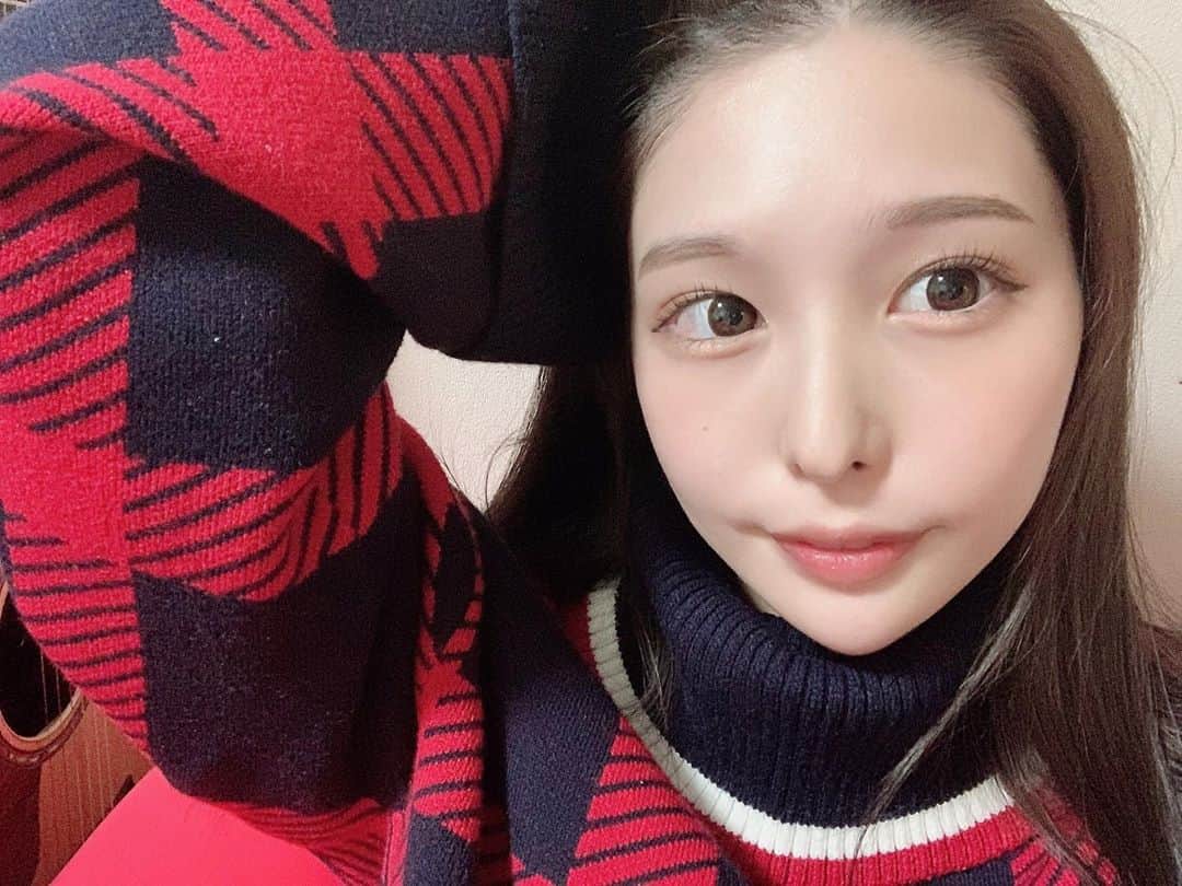 伊藤朱里のインスタグラム：「洋服新しいのー♥」