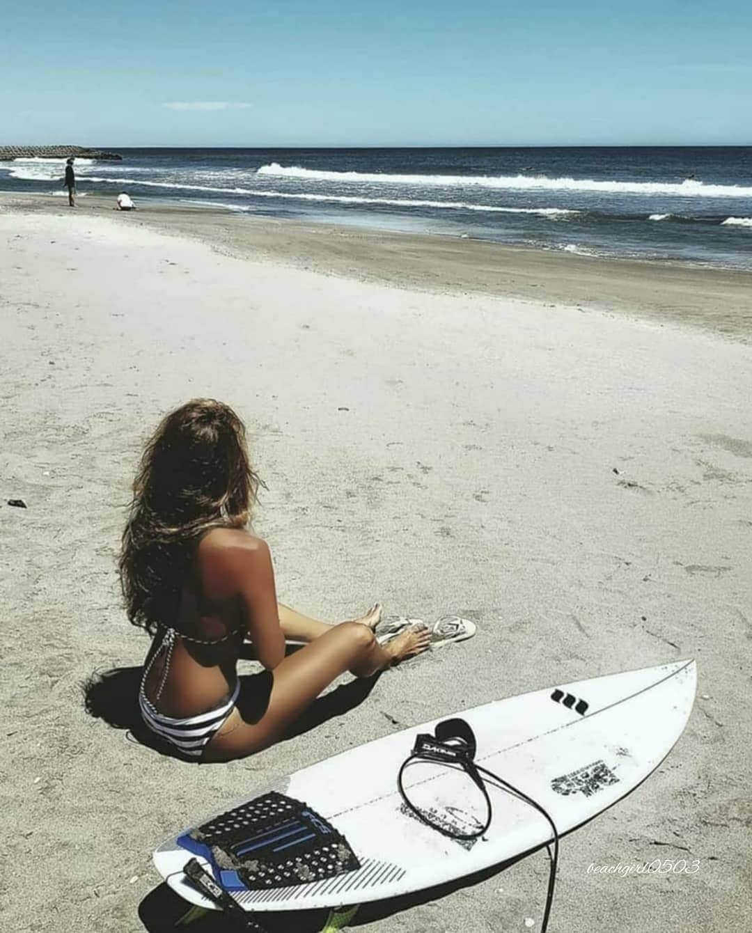 𝑵𝒐𝒓𝒊のインスタグラム：「. . . 明日も暖かくなりそうじゃんね🤭🌊💙 . . . . #sea #surf #surfboard #surfgirl  #surfing  #summer #memories #happyday  #chill #beach #beachlife #chiba #休日 #海 #ビーチ #サーフ #サーフガール #夏 #思い出 #スナップミー #海好き #自然 #ハッピー #癒し #幸せ #日焼け #外国人風 #千葉 #サーフィン  #海好きな人と繋がりたい」