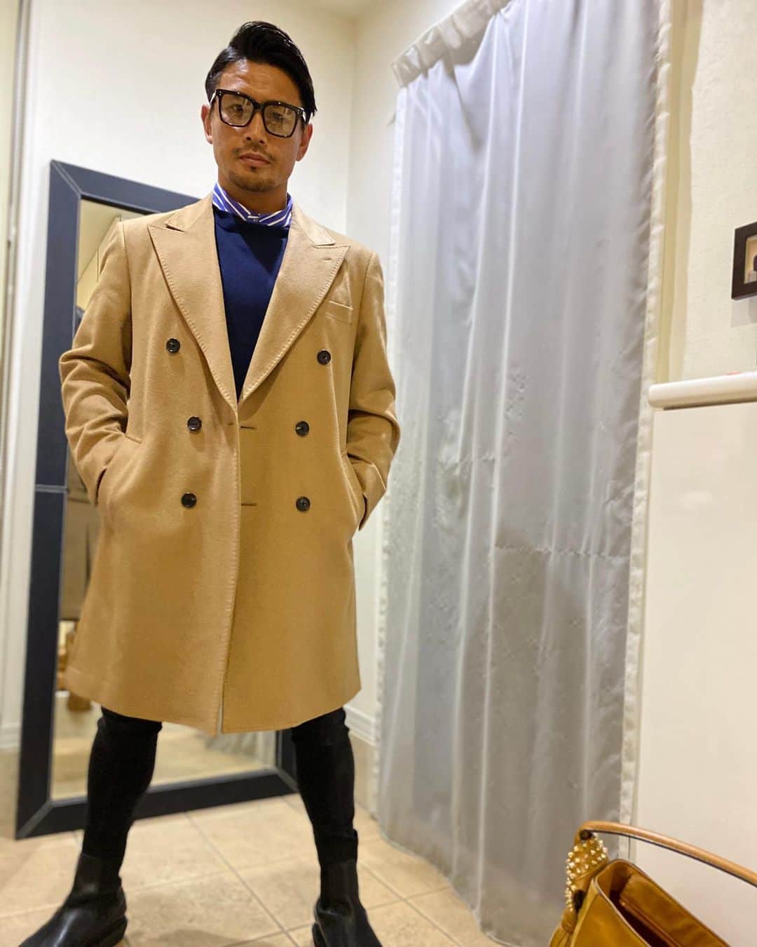 魔裟斗さんのインスタグラム写真 - (魔裟斗Instagram)「コートの季節がきたね #魔裟斗」10月31日 20時38分 - masato.official