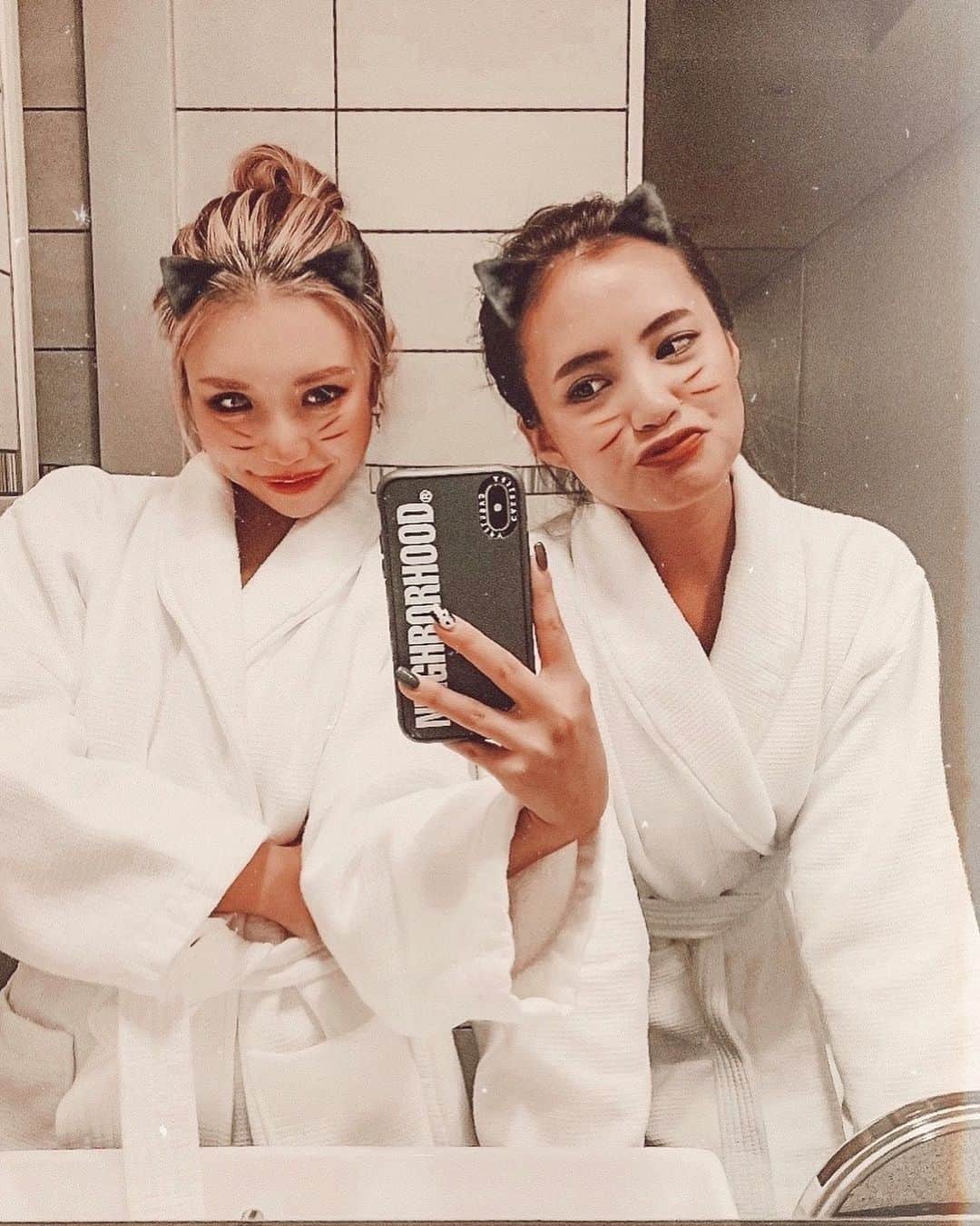 ✷kana✷のインスタグラム：「🧡💜🤎 . . Happy Halloween👻🎃 アプリで完全手抜きww 大丈夫そ？ . W/ @_ayaaa.ko_」