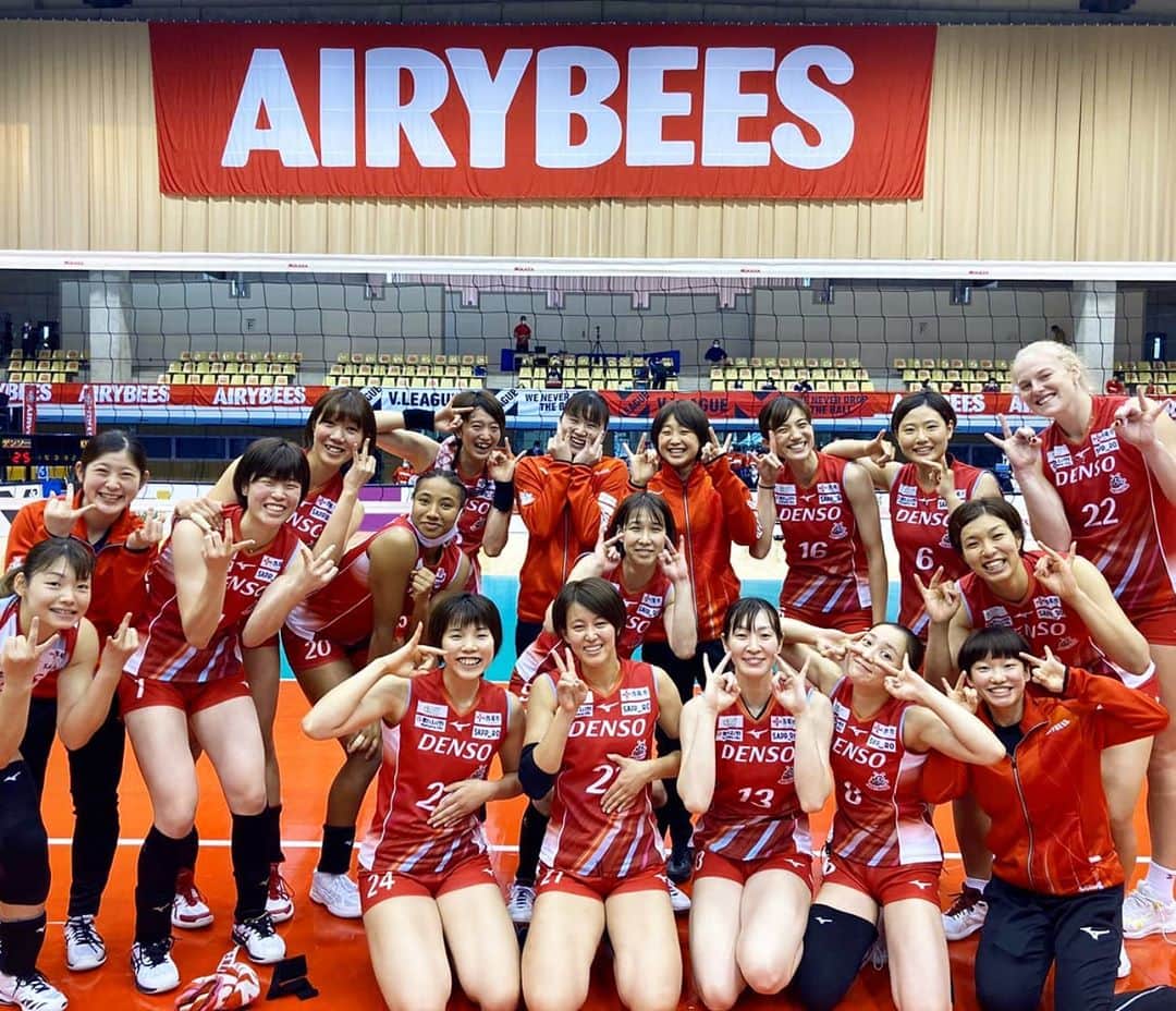 井上琴絵のインスタグラム：「. . 🐝2勝目🐝 . 今季最初のホームゲーム 応援ありがとうございました＼(^^)／ . 明日も頑張ります！ . . #デンソーエアリービーズ  #ホームゲーム#🐝#2勝目 #福島#郡山大会 #お肉とお米GET#🐂#🍚#❤ #Vリーグ#バレーボール #ハロウィン#🎃#👻 . #2ndWin#KeepGoing #Volleyball#Vleague #DENSOairybees#DENSO」