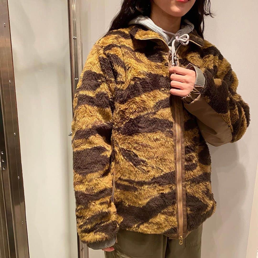 のインスタグラム：「. ＜BUZZ RICKSON’S＞ No：13-18-0940 ¥ 39,000＋tax  BEAMS BOY HARAJUKU LIMITED ITEM . －－－－－－－－－－－－－－－－－－－－－－－ いつもご覧頂き誠にありがとうございます。 通信販売も承っておりますので、 お気軽にお問い合わせ下さいませ。 . ビームス ボーイ 原宿 －－－－－－－－－－－－－－－－－－－－－－－ information:03-5770-5550  #beams #beamsboy #ビームス #ビームスボーイ #tokyo #harajuku #beamsboyharajuku #heavydutyboy」