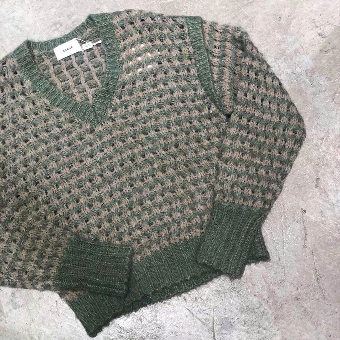 Lui's Lui's official instagramさんのインスタグラム写真 - (Lui's Lui's official instagramInstagram)「MIX COLOR V-NECK KNIT ﻿ ▼in store now﻿ CLANE 【@clane_official】﻿ 2020-21  Fall & Winter Collection﻿ ﻿ ﻿ ▼store﻿ Lui’s/ex/store TOKYO店﻿ @luis_ex_store_tokyo﻿ Lui’s/ex/store 難波店 ﻿ @luis_ex_store_namba﻿ Lui’s/ex/store 湘南店﻿ @luis_ex_store_shonan﻿ Lui’s/ex/store 名古屋店﻿ @luis_ex_store_nagoya﻿ ﻿ ﻿ ﻿ #luisfashion﻿ #luisfemme﻿ #20FW﻿ #clane﻿ #クラネ﻿ #lee ﻿ ﻿ ﻿」10月31日 20時52分 - luis_official___