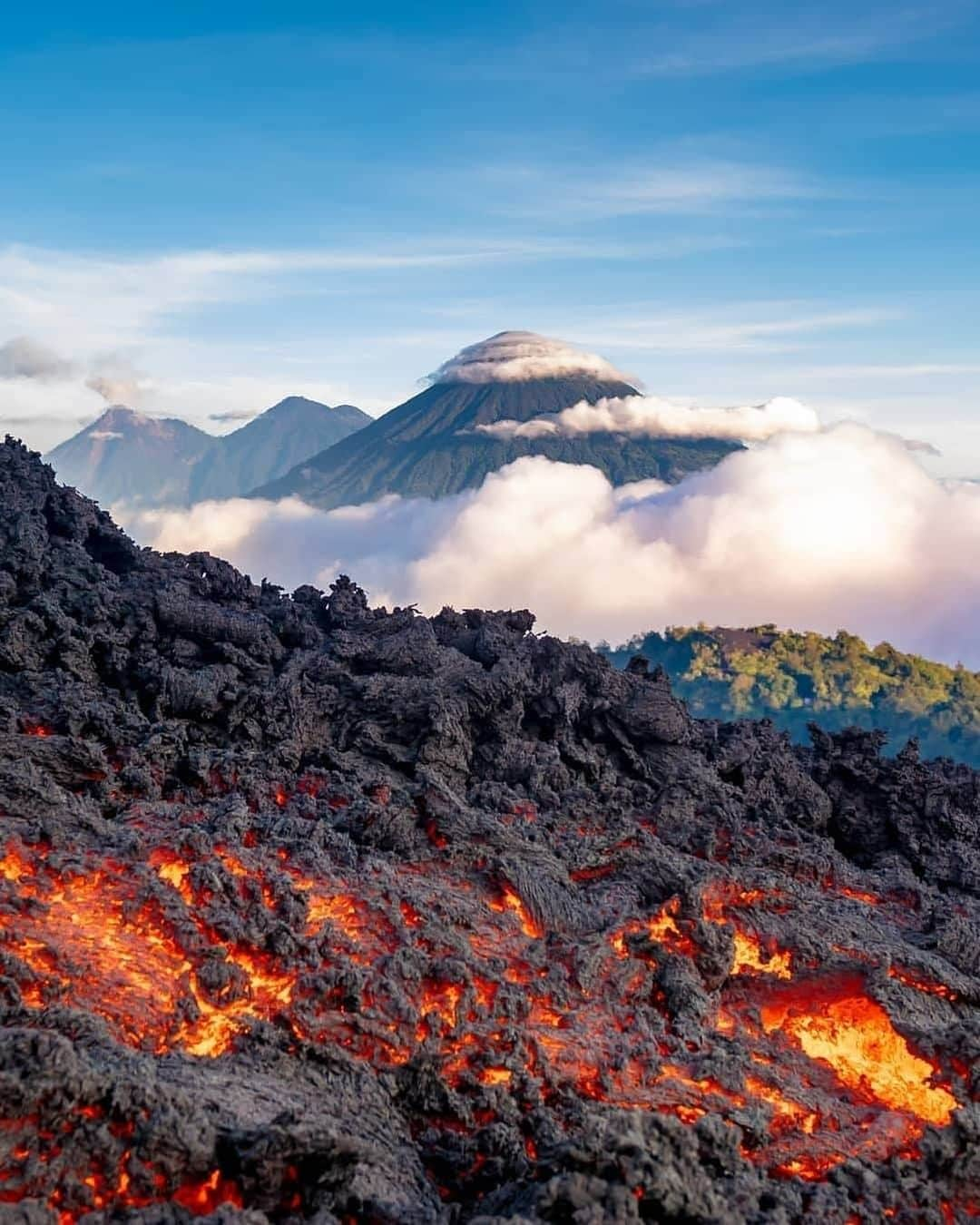 Discover Earthさんのインスタグラム写真 - (Discover EarthInstagram)「Pacaya volcano is one of Guatemala's most active volcanoes. This volcano is a part of the Central American Volcanic Arc, a chain of volcanoes stretching from the northwest to the southeast along the Pacific coast of Central America, formed by the tectonic subduction of the Cocos Tectonic Plate beneath the Caribbean Plate. Pacaya rises to an elevation of 2,552 metres (8,373 ft).  #discoverguatemala🇬🇹 with @geomorphological_landscapes  📷 @explorefeelgood @davidphotoimagen  @hartmannphotography_adventures  @saldanarobin10  📽️ @gabrieltl  . . . . .  #guatemala ​#quepeladoguat  #guategram ​#guat ​#perhapsyouneedalittleguatemal  #instaguate  #huntgramguatemala  #guatemalan  #therealguatemala  #guatelinda  #quechileroguate  #elmaizgt  #chapin ​#elsalvado  #volcano  #volcan  #lava  #vacation  #summer  #picoftheday」10月31日 21時00分 - discoverearth