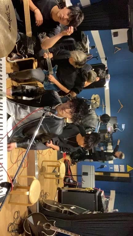 のインスタグラム：「アコースティックミニライブ」