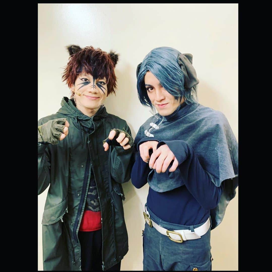 尾関陸さんのインスタグラム写真 - (尾関陸Instagram)「ハッピーハロウィン🎃 舞台銀牙、残すはあと一回です！ 無事に最後を迎えられますように。 #舞台銀牙　#赤澤遼太郎  #田鶴翔吾 #北代高士 #岡田治己」10月31日 21時14分 - riku_ozeki