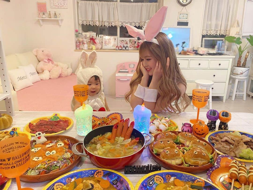 松田聖菜さんのインスタグラム写真 - (松田聖菜Instagram)「今年はbunny同士でハピハロ🎃🍳♡  蘭愛さんマジでカメラみない📸ちゅ」10月31日 21時11分 - seinaaa_0318