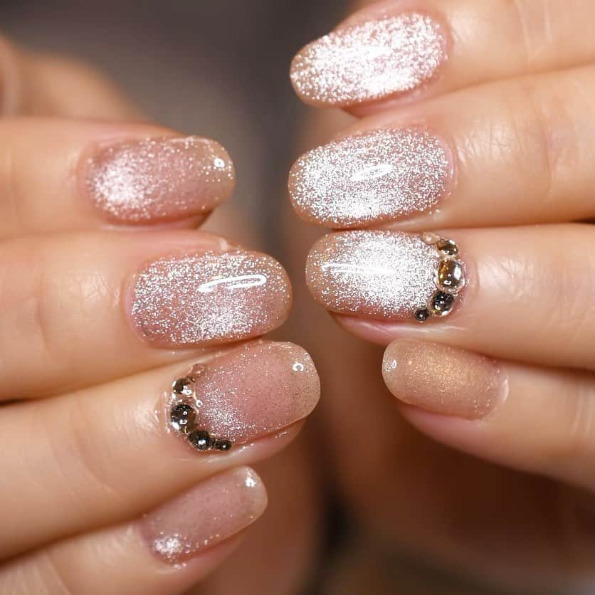 Yuka Maeda ::manicurelistのインスタグラム：「. . Salon data▼ ＝＝＝＝＝＝＝＝＝＝＝＝＝＝＝＝＝＝＝＝ . CADENAS -nail eyelash salon- ●Nail artist  @yuka.maeda  @yuki_cadenas ●eyelash　@cadenaseyelash  ゲストに愛と感動を…♡ . 【 LINE ＠cadenas 】 ご予約/お問い合わせはLINEよりお気軽に🤲 ▶︎▶︎#cadenasnail デザインアップしてます♡  price…★⭐︎Instagram特別キャンペーン中⭐︎★ . 「インスタ見たよ👀」と LINEからご予約で特別プライス7500円！！ . ※ご新規様限定 ※キャラクターや特殊なエレメント等のみ 別途料金いただく場合ございます🙇🏻‍♀️ . . price…初回8000円（オフ込み） access…大阪市北区堂山町16-1  中崎町駅  徒歩5分 /  梅田駅  徒歩6分 . tel… 06-4792-8617 ＝＝＝＝＝＝＝＝＝＝＝＝＝＝＝＝＝＝＝＝ . . .  #中崎町ネイルサロン #梅田ネイルサロン #大阪ネイルサロン #関西ネイルサロン #インスタネイル #instanails #instanail #トレンドネイル #ネイルサンプル #ニュアンスネイルデザイン  #ネイルブック #ギャラクシーネイル #ネイルチェンジ #今月のネイル #にゅーねいる #秋ネイル #マグネットネイル  #ネイル大好き #シンプルネイル #ネイル部 #女子力向上委員会 #女子力 #女子力ネイル #アートネイル #クリアネイル #ニューネイル  #ナノソル #ナノソルcc  #ナノソル販売店大阪」