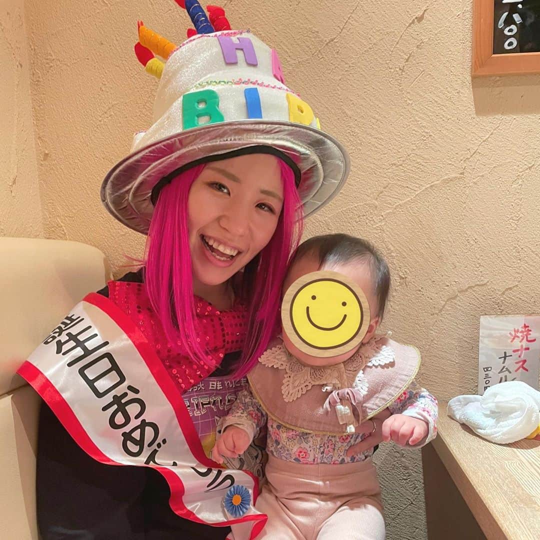 あやぺたのインスタグラム：「本日で、30才になりました🎃 30代に突入しました、、、 楽しみすぎる、、、 バンドもおかんもおもっきり楽しんでおもっきり生きていこうと思います。 30代は新しいことにもいっぱいチャレンジしていこうと思ってます。 これからもみなさん、よろしくお願いします！！！ 明日は水戸！！！ 大好きな水戸ライトハウスだ！！！」