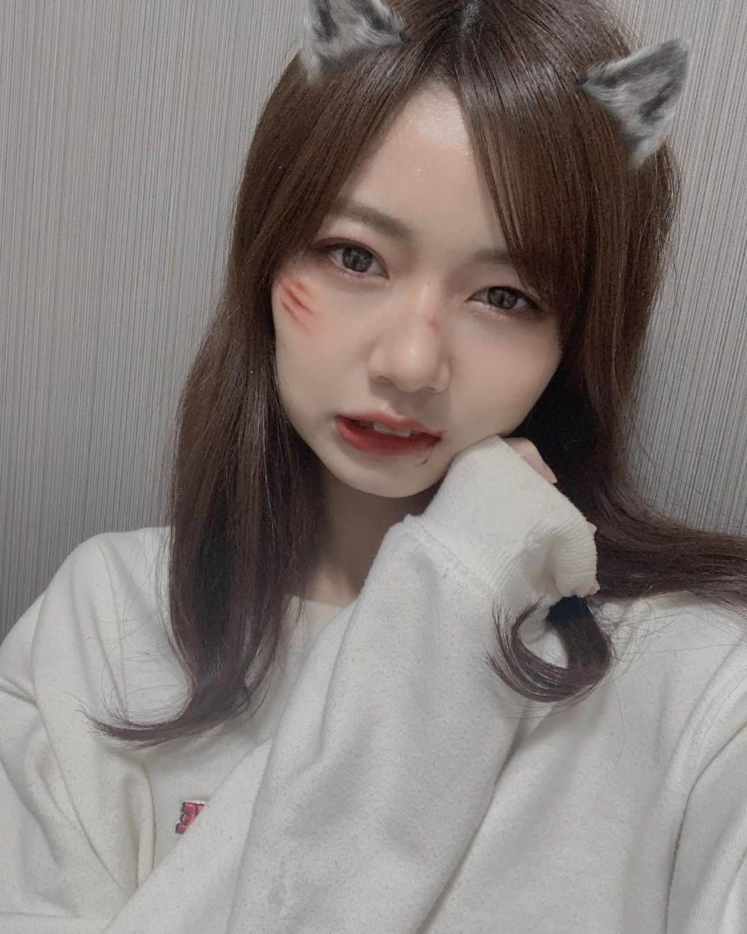 杉浦みずきのインスタグラム：「. happy halloween ❤︎  今年何もしないから加工アプリで笑」