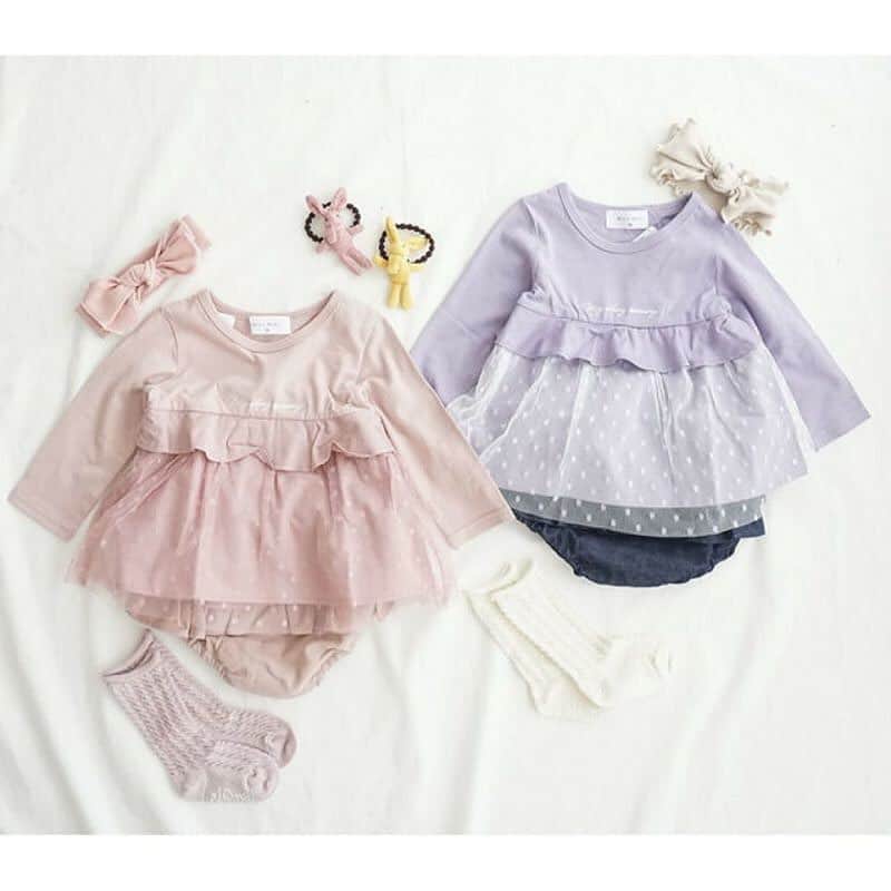 かわいいベビー服・子供服Babychuさんのインスタグラム写真 - (かわいいベビー服・子供服BabychuInstagram)「【ブルマスタイルを可愛くするならこのアイテムを追加してねっ💕】 . ベビーのブルマスタイルは女の子の特権☝️ かわいいブルマコーデに合うトップスやロンパースもべびちゅでは沢山ご用意しています👍 . オススメはべびちゅでしか手に入らないオリジナルボディスーツ＆トップス🌷 . 🍒《Babychuオリジナル》柔らかリブラウンドカラーボディ カラー：オフホワイト/テラコッタピンク/マスタード サイズ：70/80 プライス：3,000円+tax . 🍒《Babychuオリジナル》柔らかリブラウンドカラートップス カラー：オフホワイト/テラコッタピンク/マスタード サイズ：80/90/100/110/120 プライス：2,900円+tax . 🍒《Babychuオリジナル》フリルカラーリブボディ カラー：オフホワイト/スモーキーピンク/グレージュ サイズ：70/80 プライス：3,900円+tax . 🍒《Babychuオリジナル》フリルカラーリブトップス カラー：オフホワイト/スモーキーピンク/グレージュ サイズ：80/90/100/110/120 プライス：3,900円+tax . その他にも可愛くおしゃれに #ブルマコーデ を楽しめるアイテムがいっぱいです🙌 ベビーサイズはいつもすぐになくなっちゃうから 早めにGETしてくださいねっ😉 . . プロフィール欄のURLから、べびちゅHPへGO💨 . . ㊗️べびちゅはリニューアルオープンしました🎉 . べびちゅは、もっとオシャレに😍もっと便利に❤️リニューアルオープンいたしました～～～🙌 . これを記念して🏆 会員さまに特別キャンペーンをご用意💝 . . 🌟その１🌟今すぐ使える★500円クーポン❣️ . 3,000円（税抜）以上のご購入で利用OK🙆‍♀️ お買い物が今すぐ500円引きに👛 . クーポンコード:1945 （ご購入時のクーポン入力欄に、上記数字4ケタのコードをご入力ください） . クーポン利用期間：11月4日（水）まで！ ※期間中、おひとり様１回利用可 ※クーポンの併用はできません . 新作アイテム大好評👑 売りきれだったアイテムも💛 ぞくぞく再入荷UPしたので、ぜひおトクに人気アイテムをGETしてね😉💕 . . 📣会員さまへお願い📣 サイトリニューアルに伴い、ログインパスワードの再設定が必要となります🤲 🚨再設定の手続き途中、メールが届かない場合、まずは迷惑メールフォルダをご確認くださいませ💌 . . 🌟その２🌟数量限定！福袋販売にご招待❣️ . 超✨破格値‼️ 秋の新作たっぷりで🍁 なんと４点で5,000円+tax😍 . 数量限定で、80～110サイズをご用意してます✌️ . 福袋は数量限定につき、早い者勝ち✊️ 急いで～🏃‍♀️🏃‍♂️💨 . . 💡福袋のご購入方法 会員ログインすると、福袋販売ページへ進めます☝️ . 詳しくは、プロフィール欄のURLから、べびちゅHPへGO🧚‍♀ リニューアルキャンペーンのバナーからチェック✔️ . . . もちろん🎵 今から会員になってくれる方も大歓迎👏 . 期間中、新規会員登録いただいた方にも、500円クーポンをプレゼント🎁 3,000円（税抜）以上のご購入で利用OK🙆‍♀️ お買い物が今すぐ500円引きに👛 . クーポン利用期間：11月4日（水）まで！ ※期間中、おひとり様１回利用可 ※クーポンの併用はできません . . ぜひぜひ、キャンペーン中に😚 お買い物を楽しんでね❤️ . . #べびちゅブルマ #ブルマコーデ #ベビーブルマ　#ブルマに合うトップス #べびちゅ #babychu #ig_kidsphoto #ig_babyphoto #かわいい #子供服 #ベビー服 #親バカ部 #女の子#男の子 #娘 #息子 #赤ちゃん #ベビーコーデ #キッズコーデ #ベビーファッション #キッズファッション #出産祝い #baby #babychujp #べびちゅstylingcollection #stayhome #おうち時間」10月31日 21時29分 - babychu2014