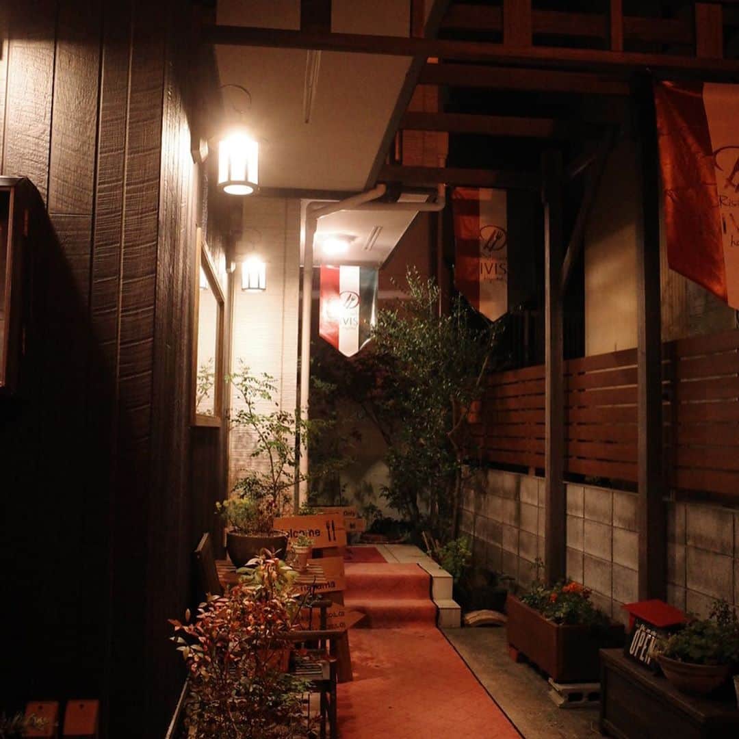 のインスタグラム：「葉山のレストランにて 初めて来ました 居心地良い 美味しい 楽しかったです」