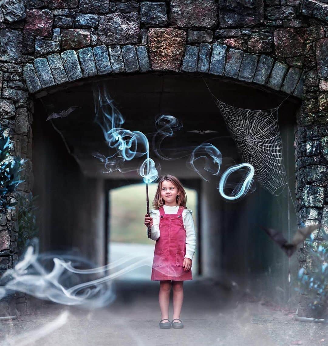 CANON USAさんのインスタグラム写真 - (CANON USAInstagram)「Thank you to #CanonCreator @taraherron_photography for sharing this bewitching image! 🧙‍♀️ ✨  Shout out to everyone who shared their #SpookyWithCanon images, they gave us quite a fright!   Wishing you all a safe and spooktacular Halloween👻   📸: #Canon EOS 5D Mark IV Lens: EF 85mm f1.4 IS USM」10月31日 21時33分 - canonusa