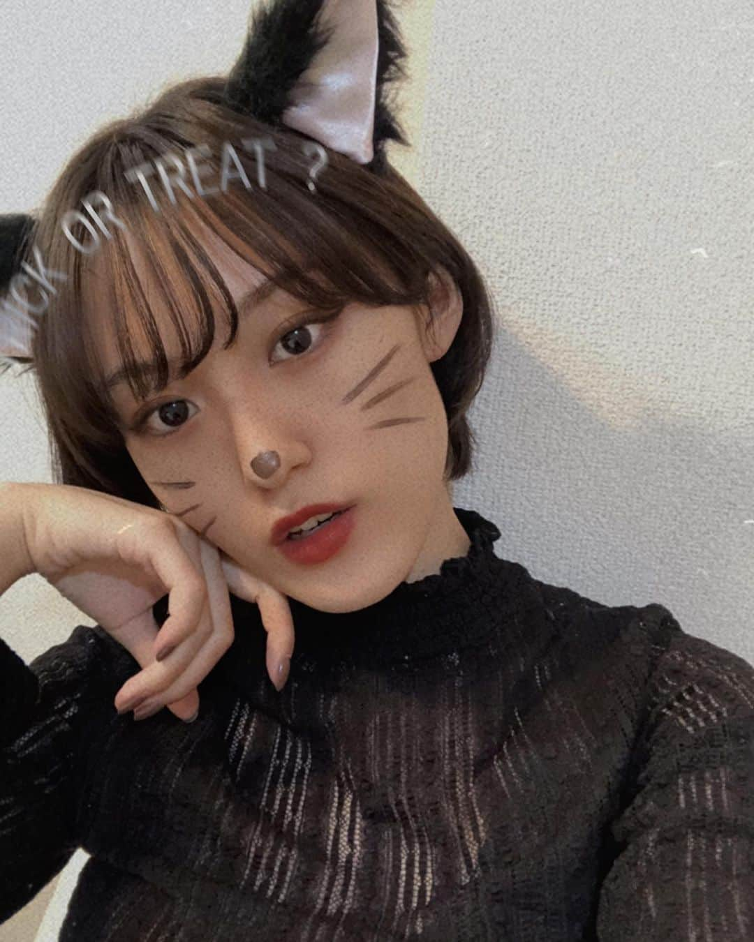 山口柚香さんのインスタグラム写真 - (山口柚香Instagram)「Happy Halloween🦇🌙  昨日とは打って変わって、イタズラ好きそうな黒猫になりました⚡️  どっちが好き？  #ハロウィンコスプレ #ハロウィン仮装 #ハロウィンメイク #ハロウィンパーティー #黒猫コスプレ #仮装 #黒猫仮装 #ミスコンファイナリスト #ミスコン #水コン #仮装プリ #黒猫メイク」10月31日 21時35分 - mizucon2020_no1