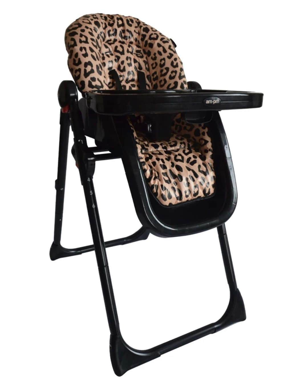 クリスティーナ・ミリアンさんのインスタグラム写真 - (クリスティーナ・ミリアンInstagram)「My Leopard AM:PM Highchair is BACK IN STOCK! 📡 so glad you all love this one as much as I do! Get your hands on one now @yourbabiieofficial or click link in my bio!」10月31日 21時38分 - christinamilian