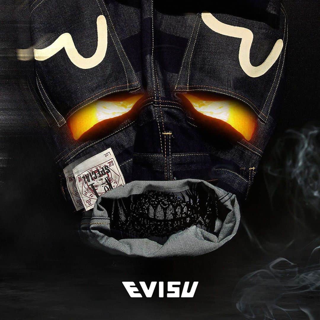 のインスタグラム：「Happy Halloween 🎃👻  #evisu #halloween」