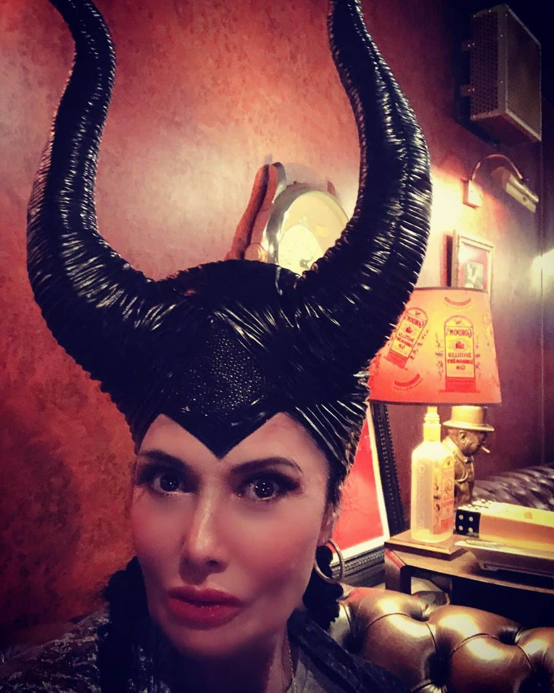 カイヤのインスタグラム：「Happy Halloween  . . . . , #caiya #happyhalloween #angiejolie #movie #witch #wicked #boo #mylovely #halloween #ハロウィンコスプレ #disney #maleficent #party #fun #enjoy #love #happiness #laughter」