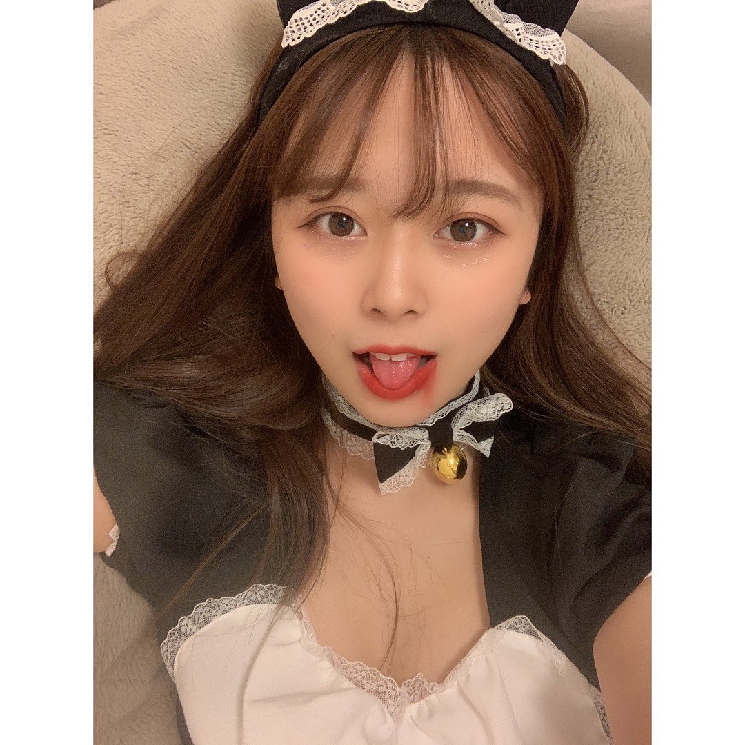 我妻美月のインスタグラム：「今年はご主人様を食ったネコです！ はっぴーはろうぃーーん🌛🎃  #happyhalloween  #メイド服 #メイド猫#コスプレ #japanesegirl」