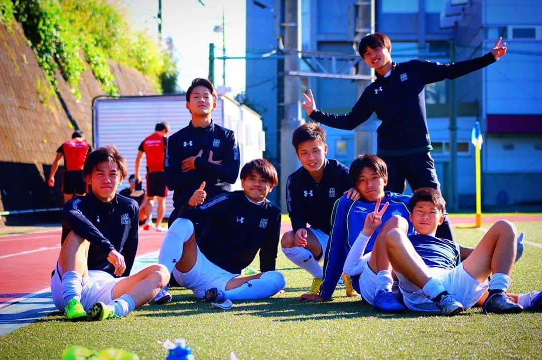 のインスタグラム：「おふざけ学年の1年生は楽しいですほんとに🤘 #kgu #soccer #underarmour #football #👍  #思い出グラム #茶番 #gameday #winner #lfl  #instagood #instalike #いいね返し」