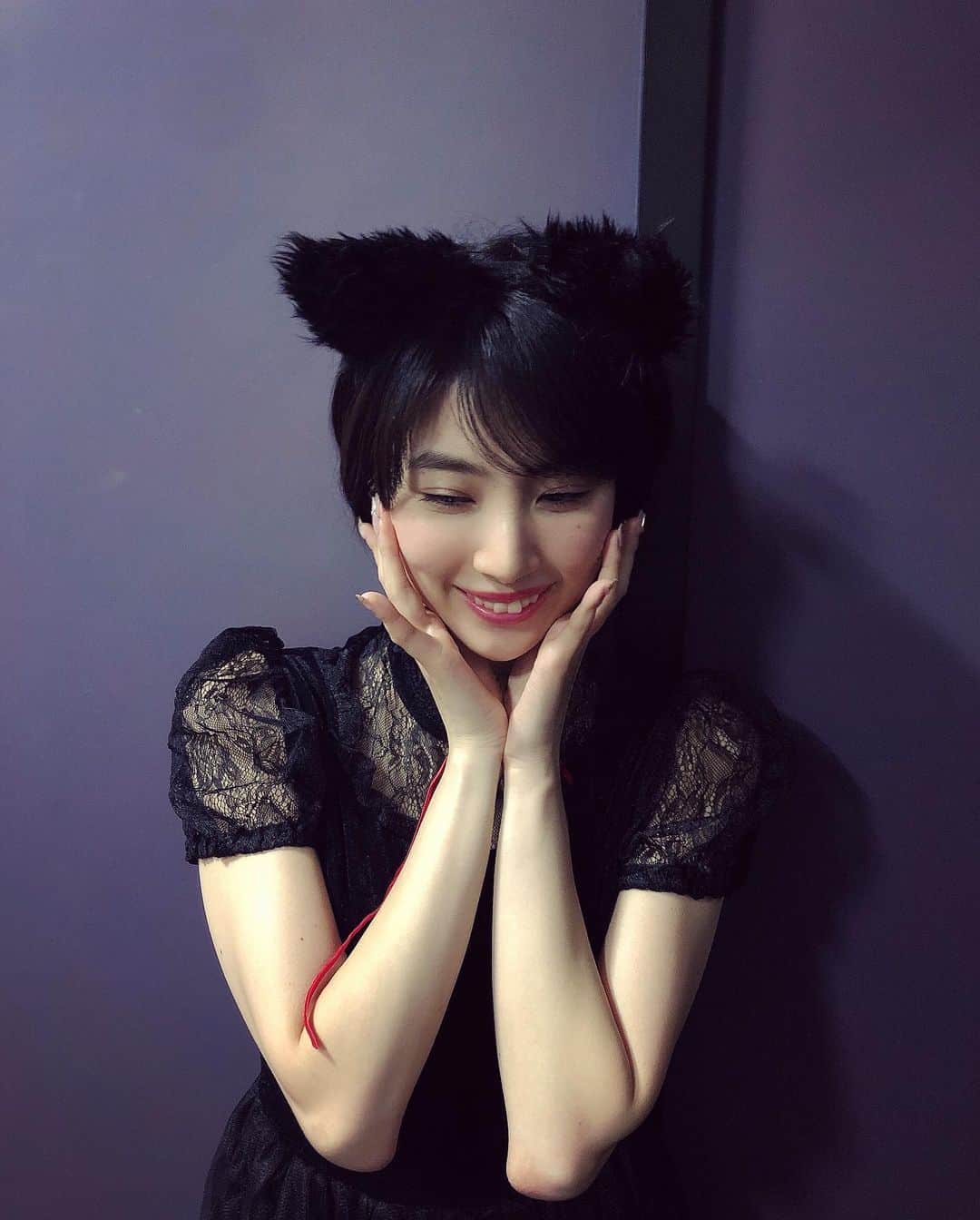RUUNAのインスタグラム：「. . Happy Halloween🐈🖤 . . #happyhalloween #cat #black #ハッピーハロウィン #ハロウィン #今年は #黒猫 #やりました」