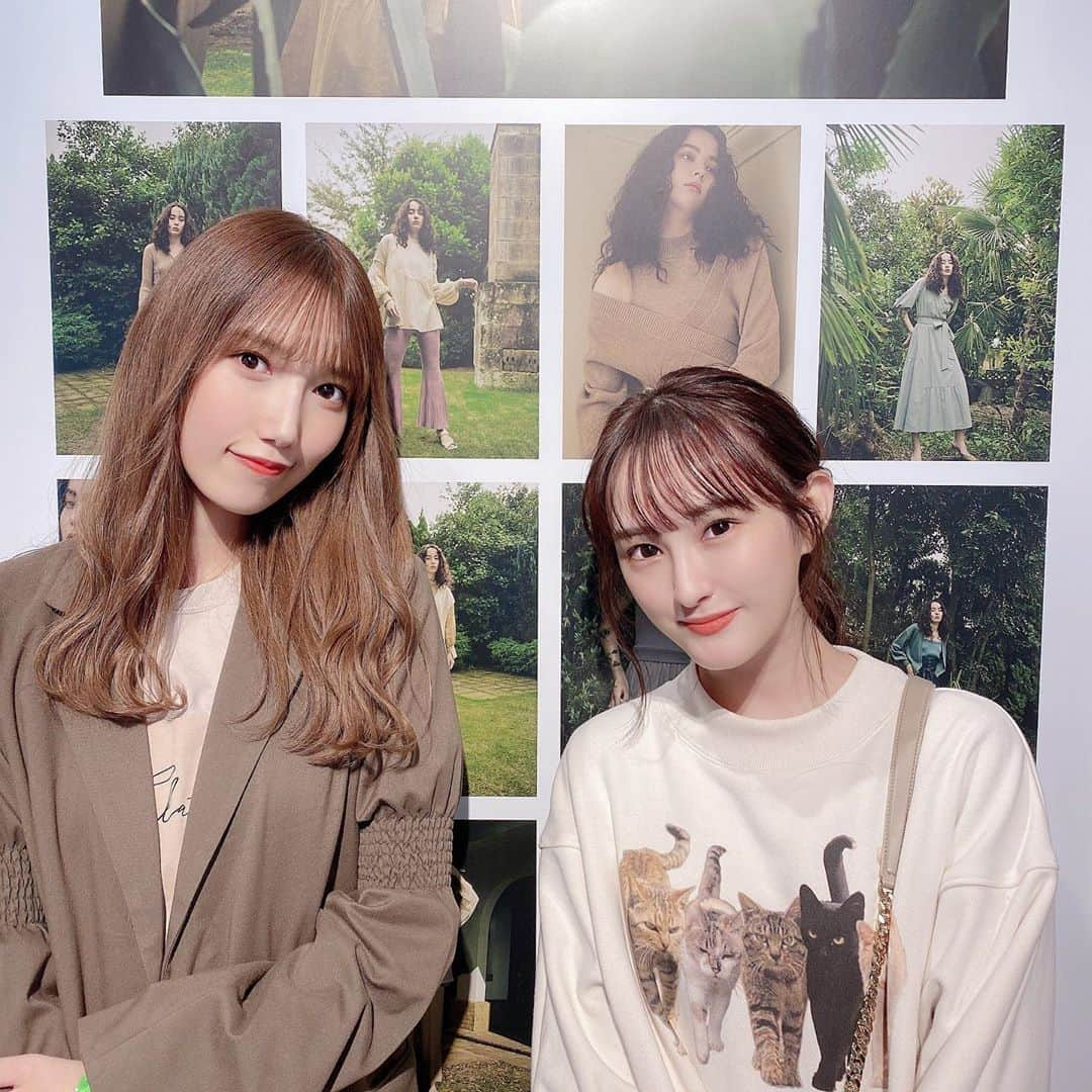 田中菜津美さんのインスタグラム写真 - (田中菜津美Instagram)「なおと展示会行ってきました💕 . 初めてだったので写真撮るとき いつも来てます風に 展示会常連の表情してもうてます。 . お洋服届くの楽しみ💕」10月31日 22時10分 - natsumitanaka_0810