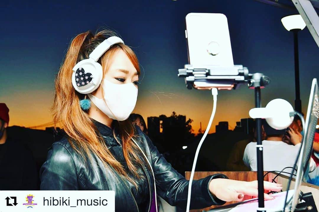 MAYUMIのインスタグラム：「最高なシチュエーションでのDJ( 'ω' و(و"♪  #thanksalot  #Repost @hibiki_music with @get_repost ・・・ 【GhostNEVERLAND】 @the.bbqbeach.toyosu  @djmayumi」